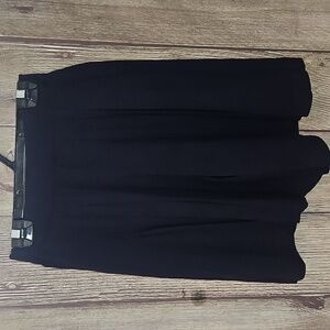 St. John Basic Knit Shorts Pleated Sz 2 Blue